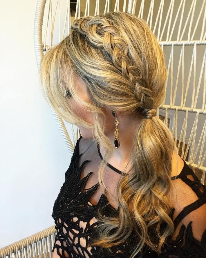 Side Ponytail with Curls