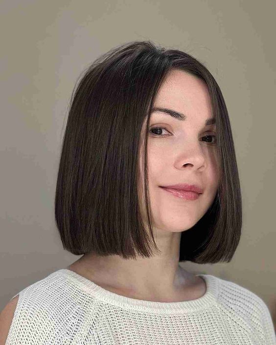 Blunt Cut Bob Style Short Hairstyles for Fine Hair