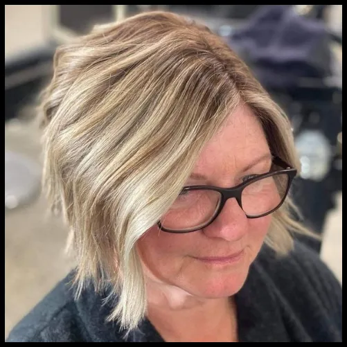 Short Wavy Bob with Side Parting