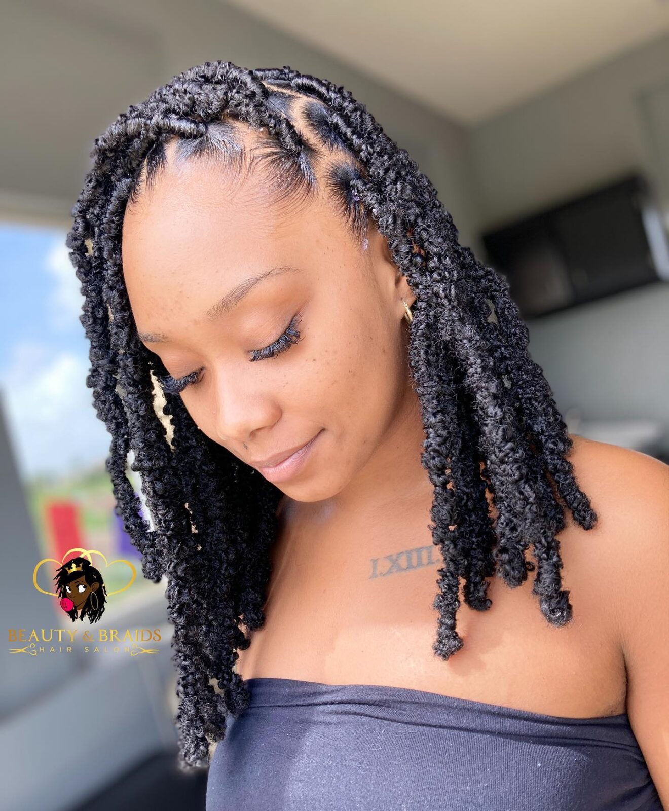 Locs with a Deep Side Part