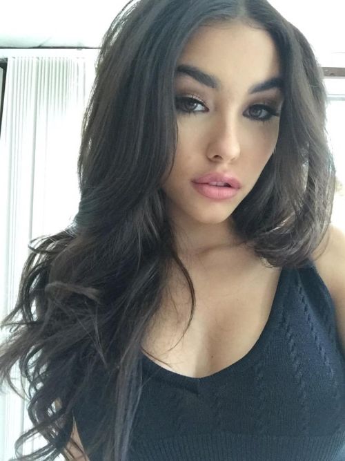 Madison Beer Loose Curls