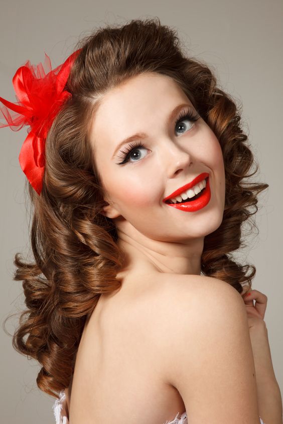 Retro Pin-Up Curls