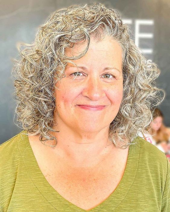 Vintage Curls Hairstyles for Women Over 50